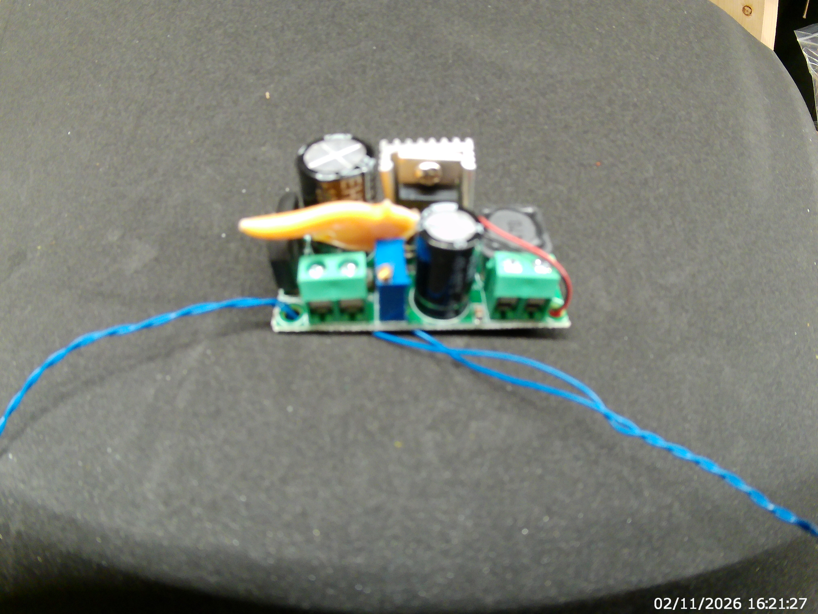 O Scale \\\"Dumpster Fire\\\" Animated Scenery - 1:48 Scale Flickering LED (12V AC)