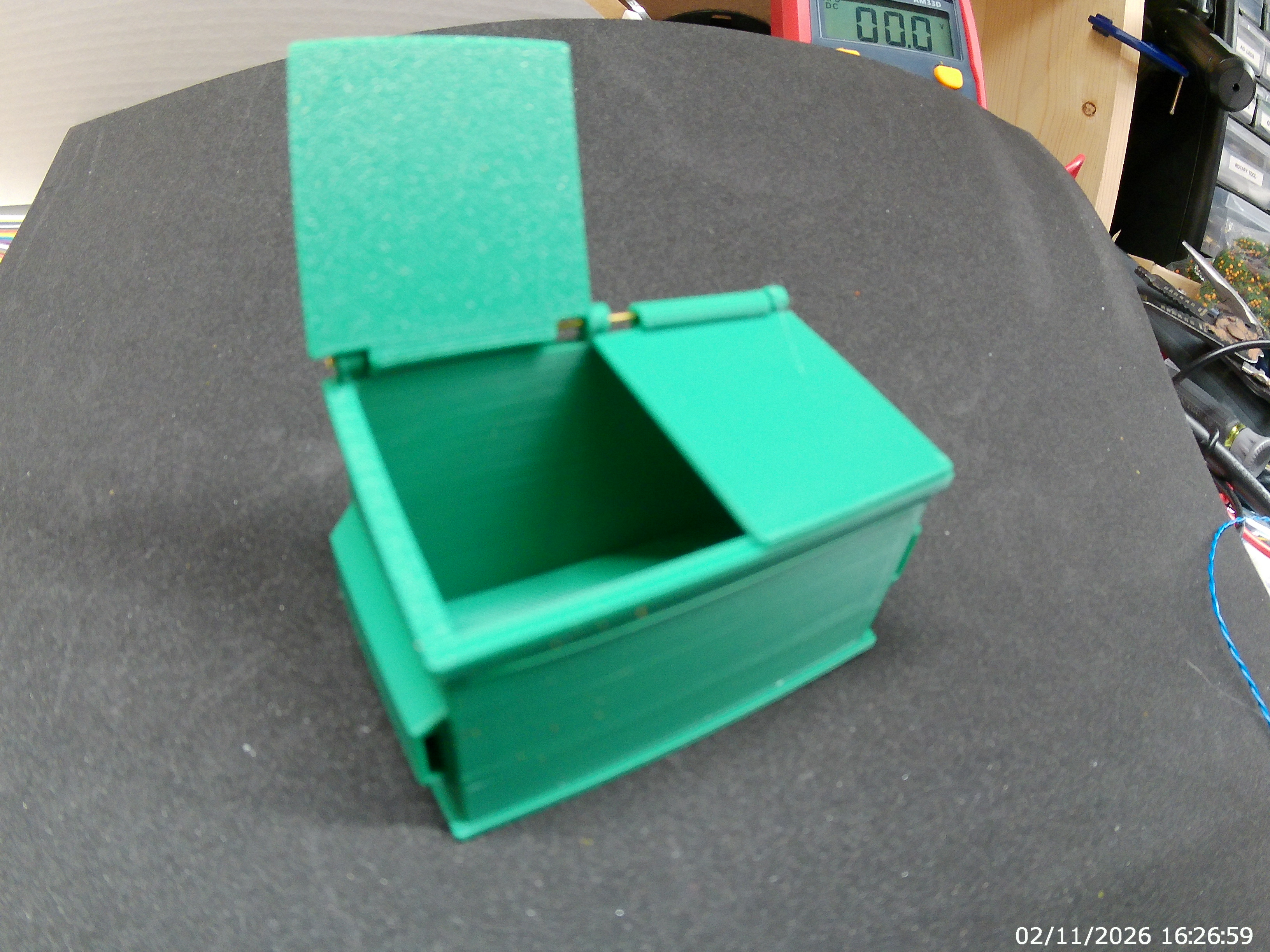 O Scale \\\"Dumpster Fire\\\" Animated Scenery - 1:48 Scale Flickering LED (12V AC)