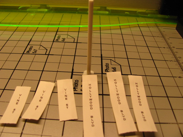 O Gauge 1940s Wooden Street Signpost – Custom Names – Fits Cinder Streets