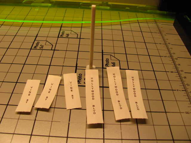 O Gauge 1940s Wooden Street Signpost – Custom Names – Fits Cinder Streets