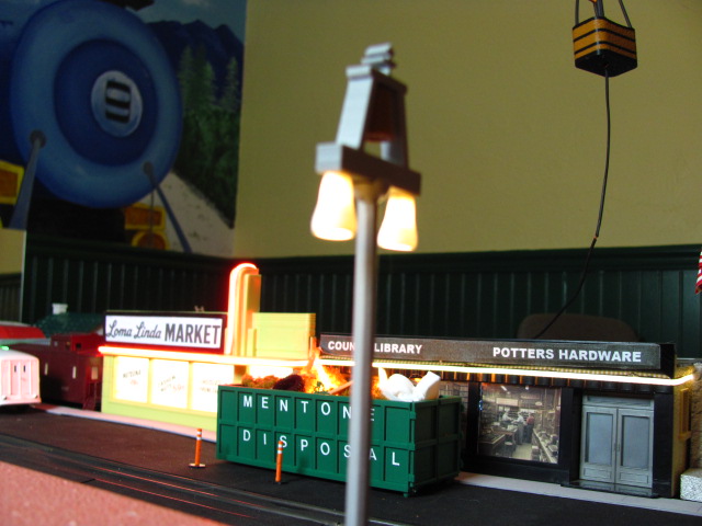 Riverside “Raincross” LED Streetlight Kit – 1:48 O Gauge By Cinder Shops