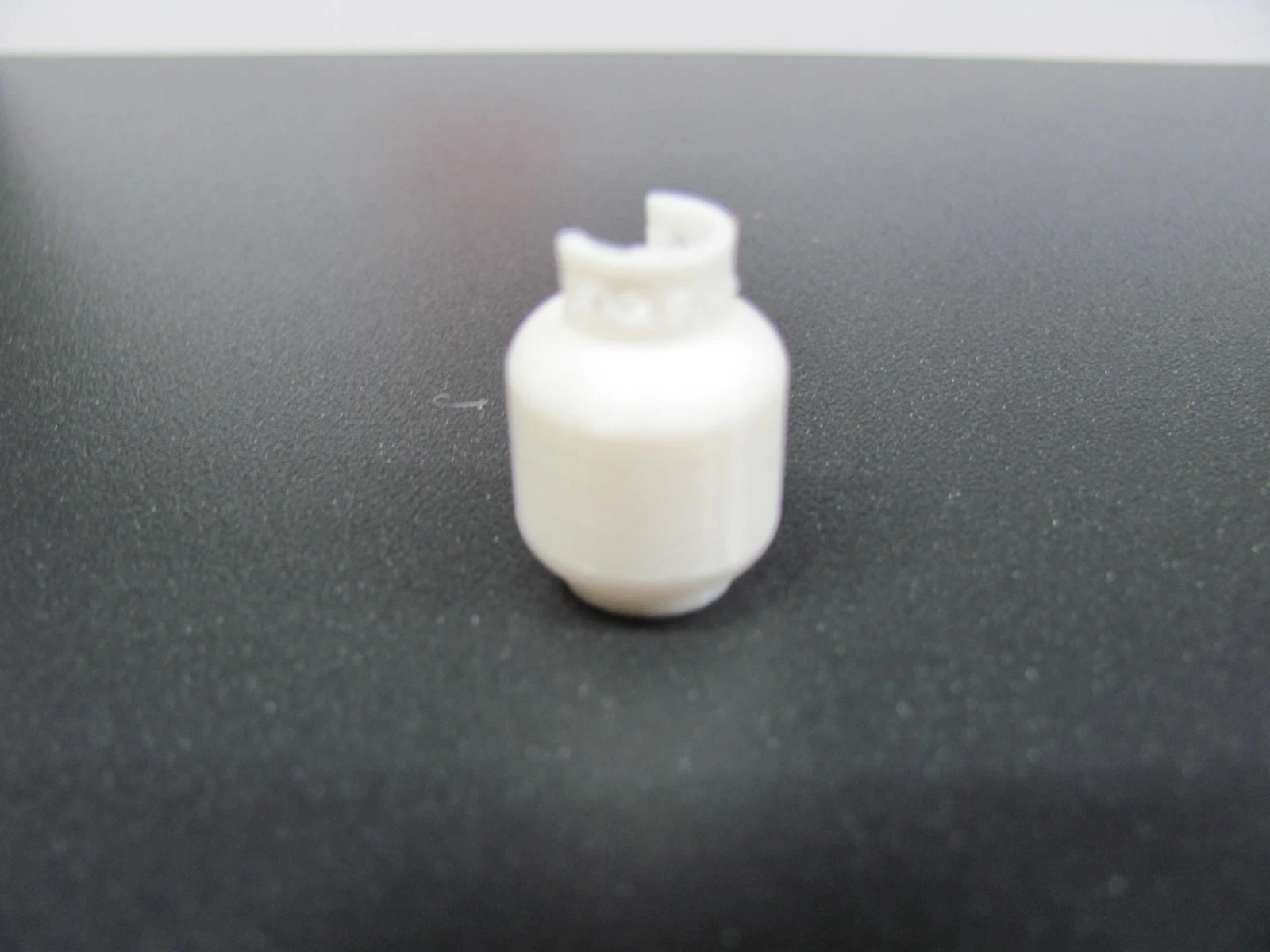 O Scale 1:48 (5) Propane tanks Made in USA