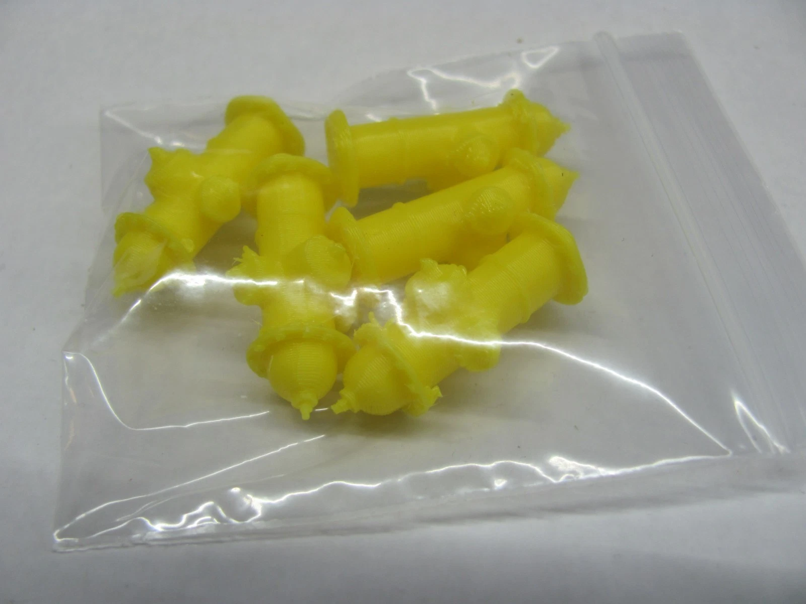 O Scale 1:48 (5) Yellow Fire Hydrants Made in USA