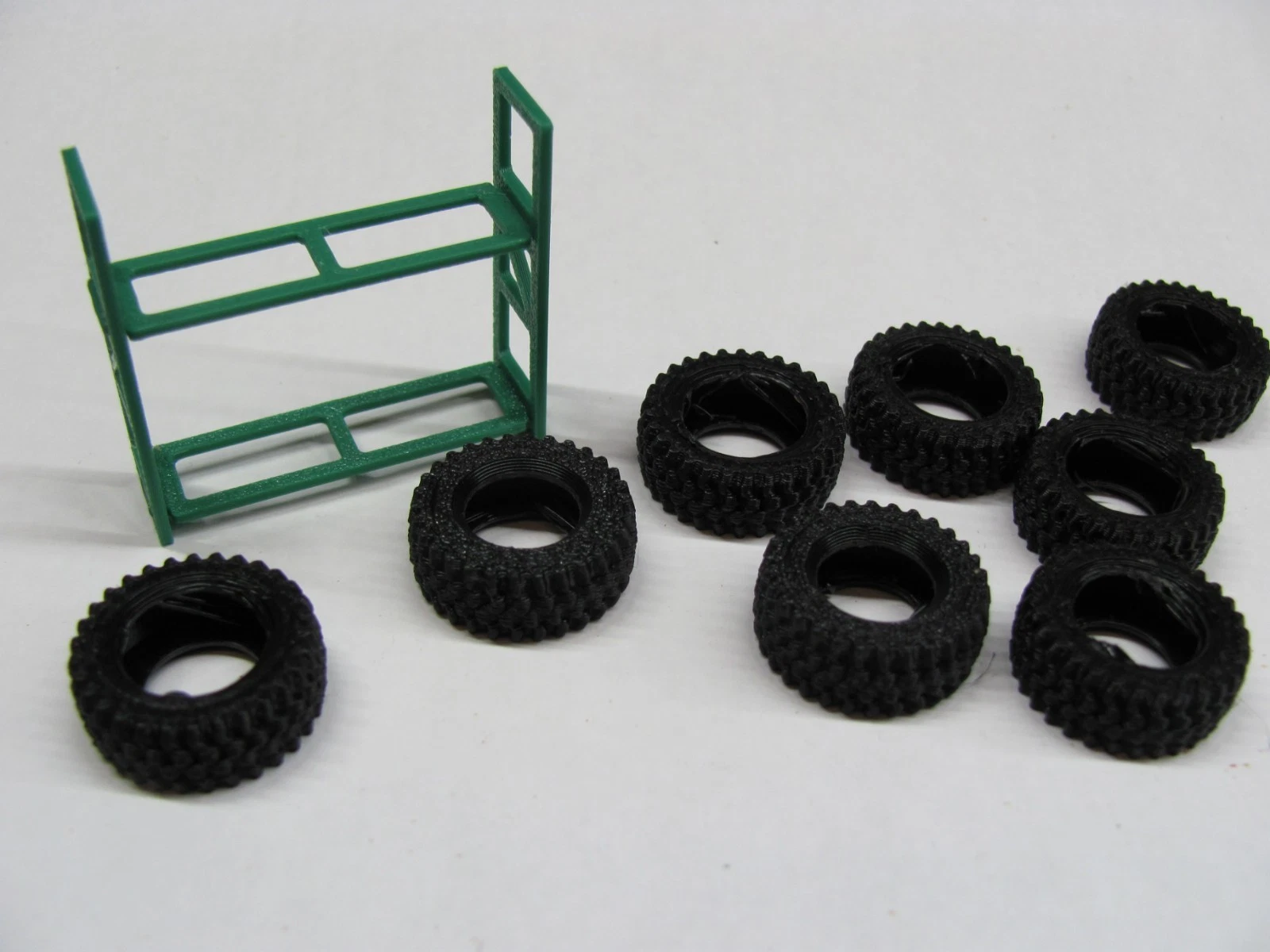 O Scale 1:48 Service Station Tire Rack – Separate Tires