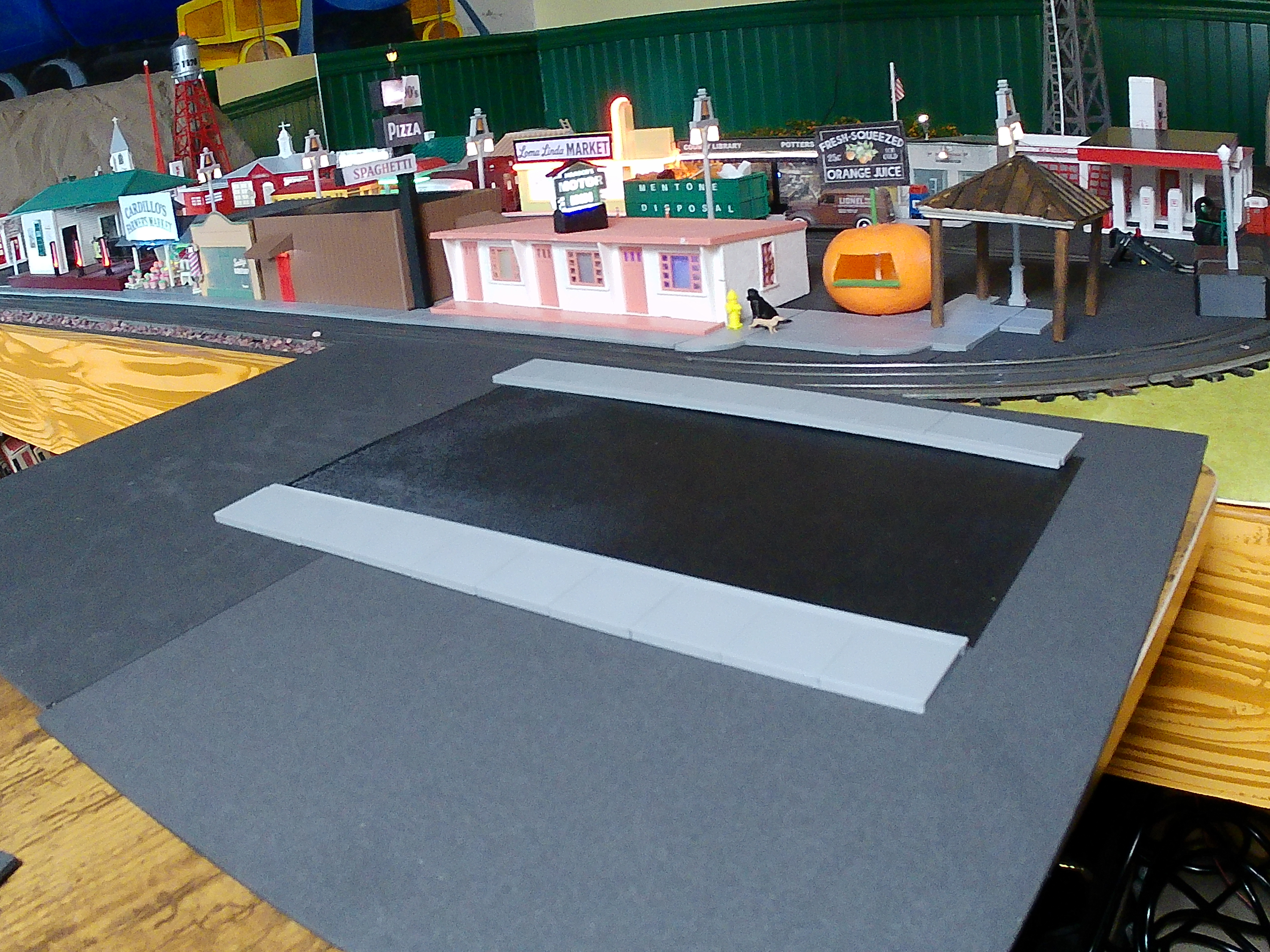 1:48 O & S gauge Curb and Sidewalk– Lionel & American Flyer – Cinder Streets