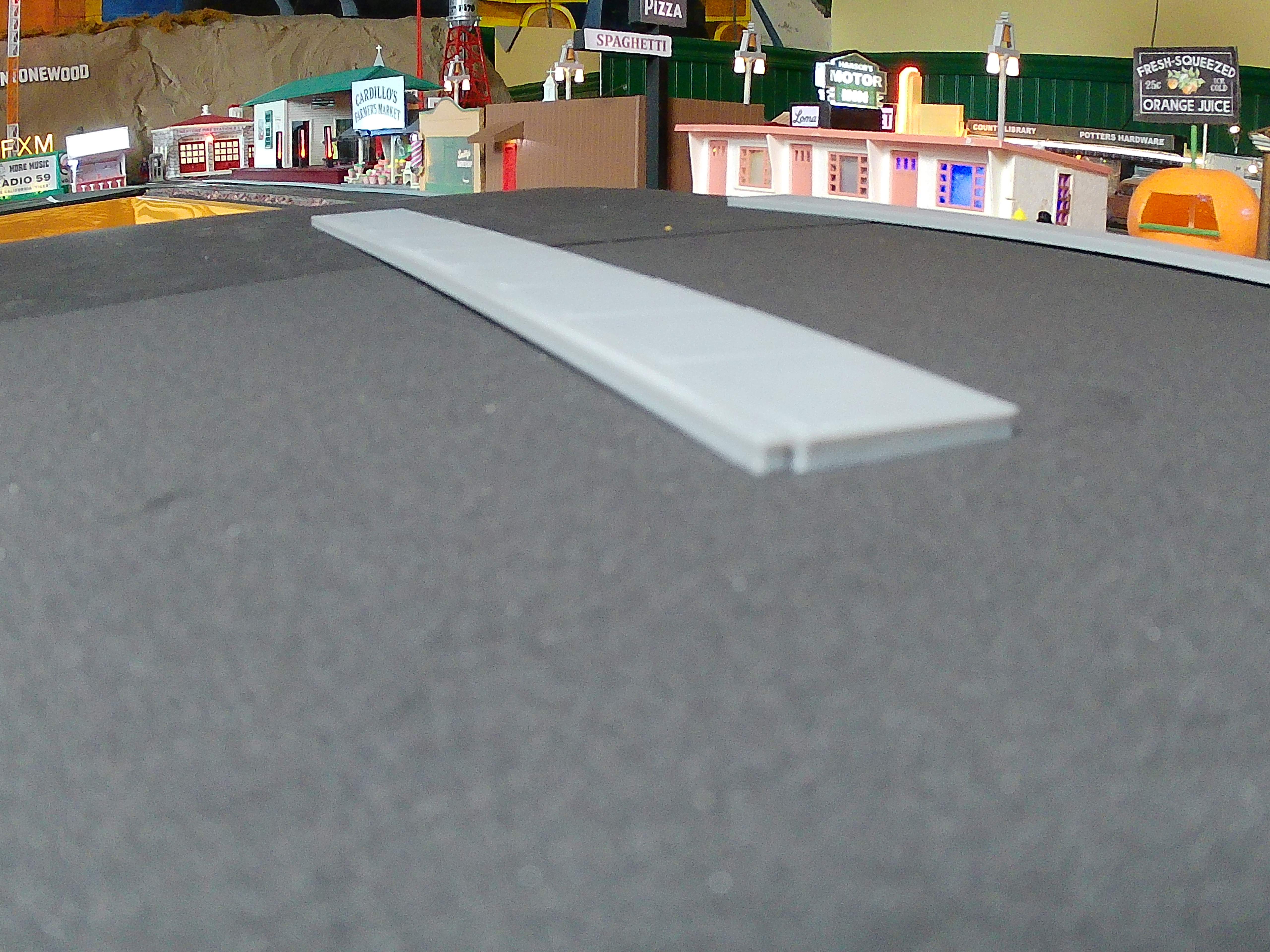 1:48 O & S gauge Curb and Sidewalk– Lionel & American Flyer – Cinder Streets