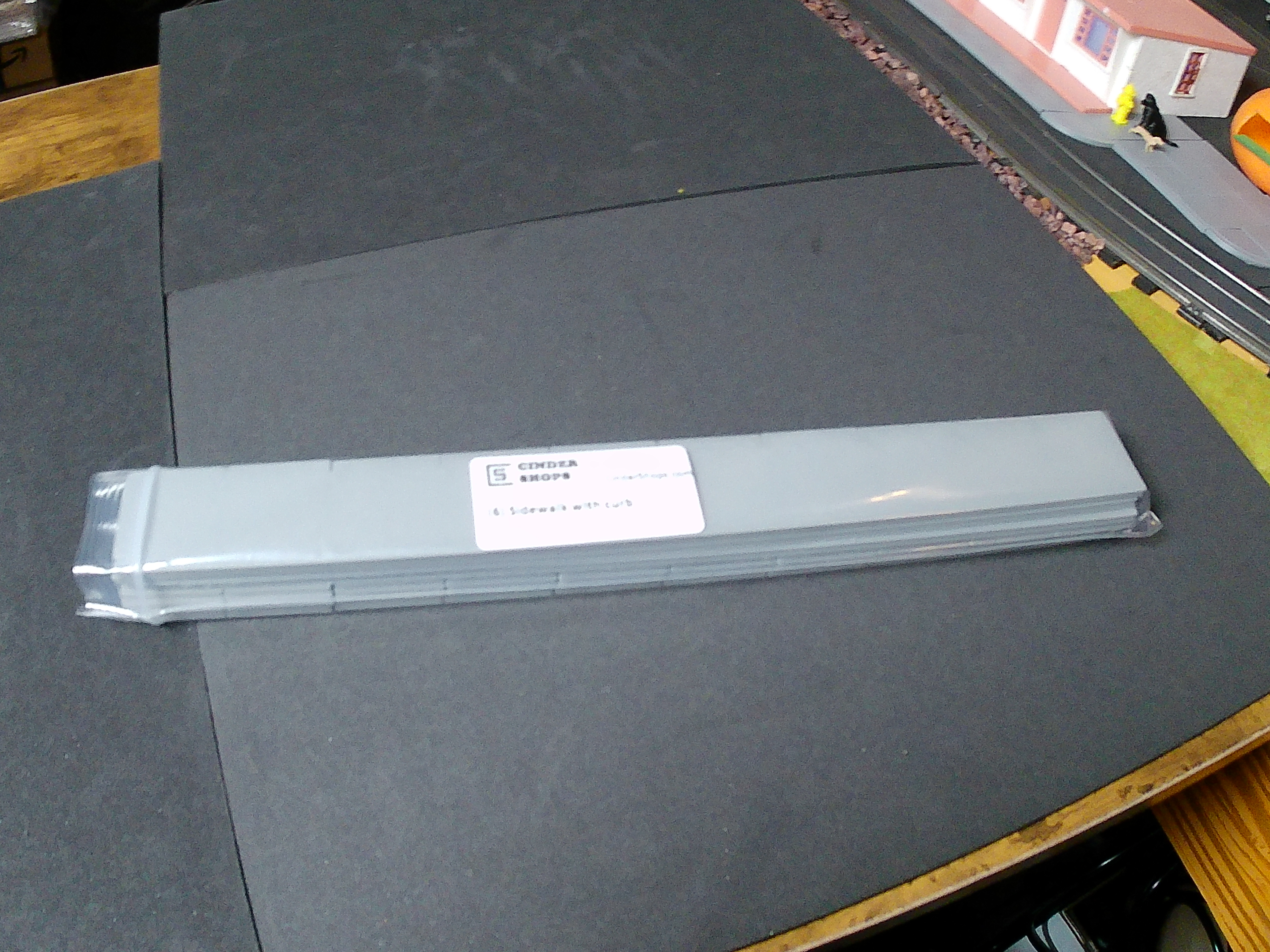 1:48 O & S gauge Curb and Sidewalk– Lionel & American Flyer – Cinder Streets