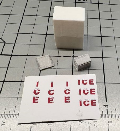 O-Gauge Vintage Ice Machine by Cinder Shops