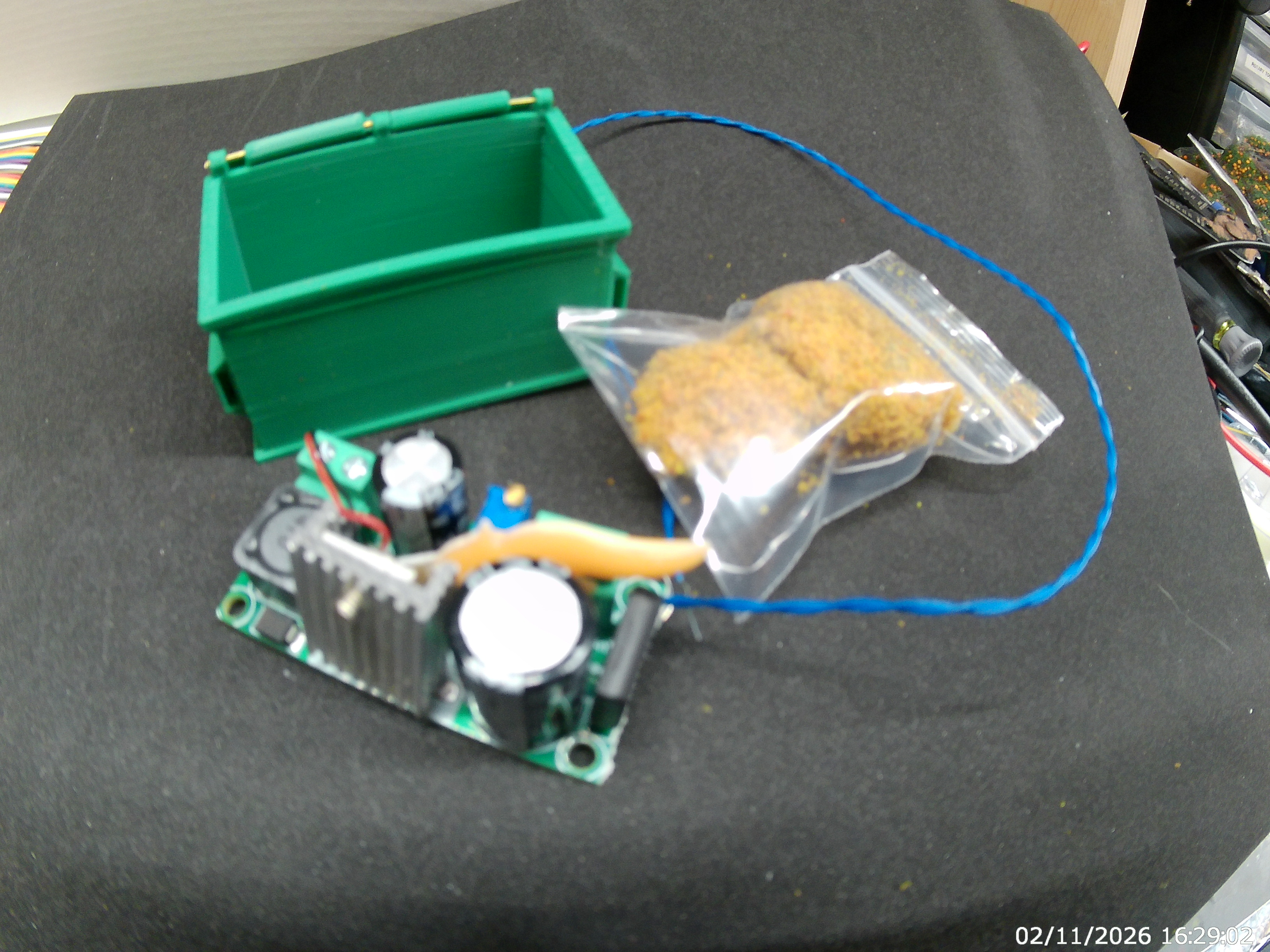 O Scale \\\"Dumpster Fire\\\" Animated Scenery - 1:48 Scale Flickering LED (12V AC)